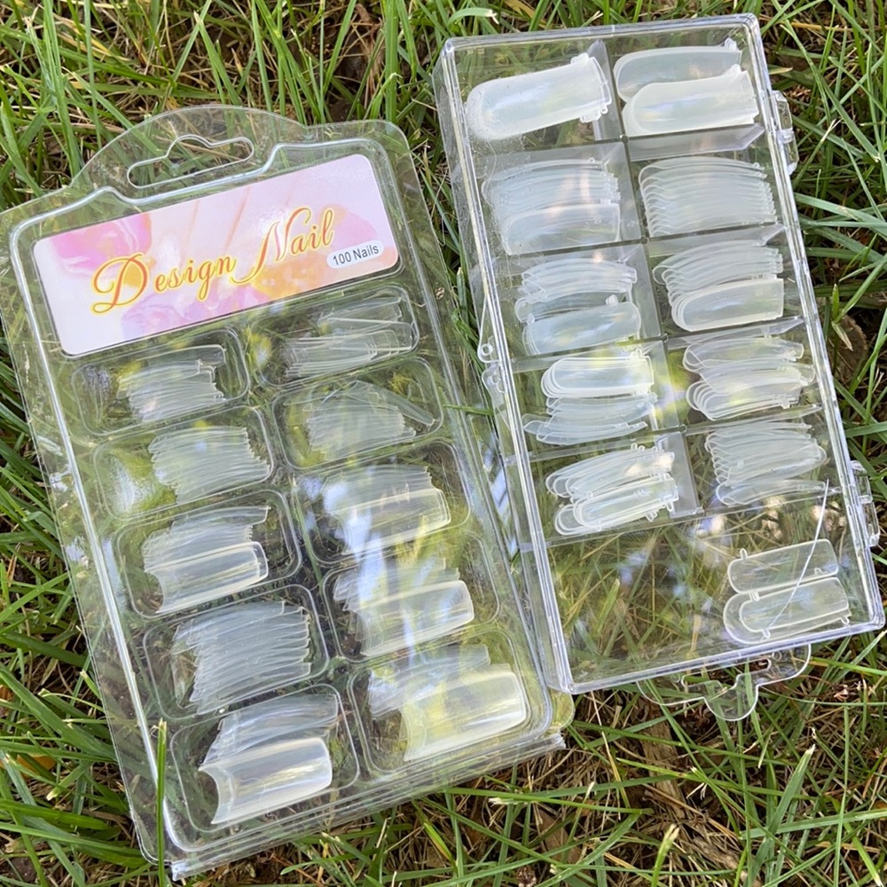 🛑SOLD🛑Set of Two nail tips & free gift!